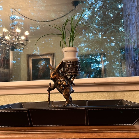 Bunny statue - Picture 3 of 8